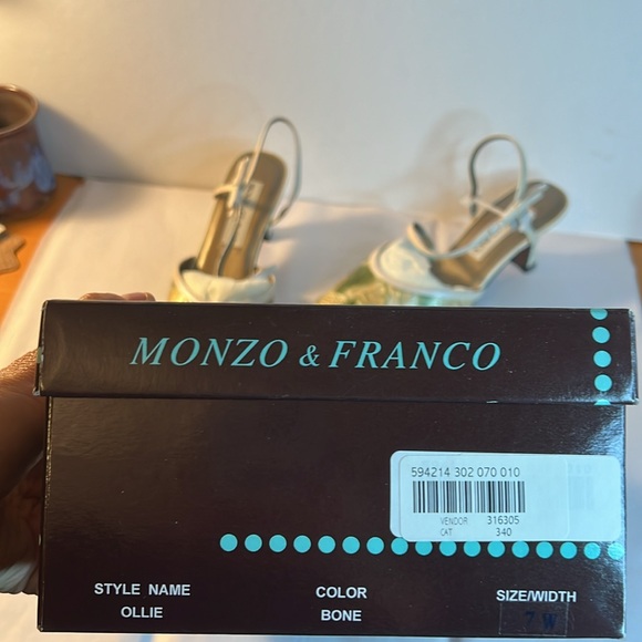 Monzo & Franco Ollie Tooled Leather Slingbacks - Picture 7 of 8